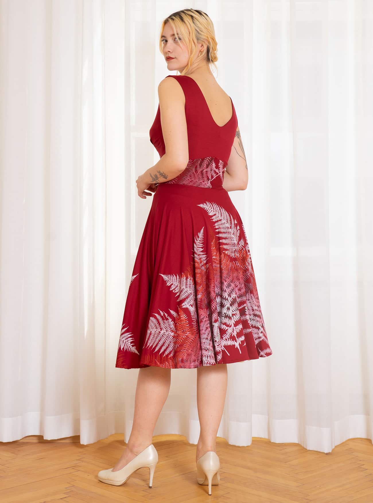 Tanzkleid "Farnzauber" in Rot – Bild 2