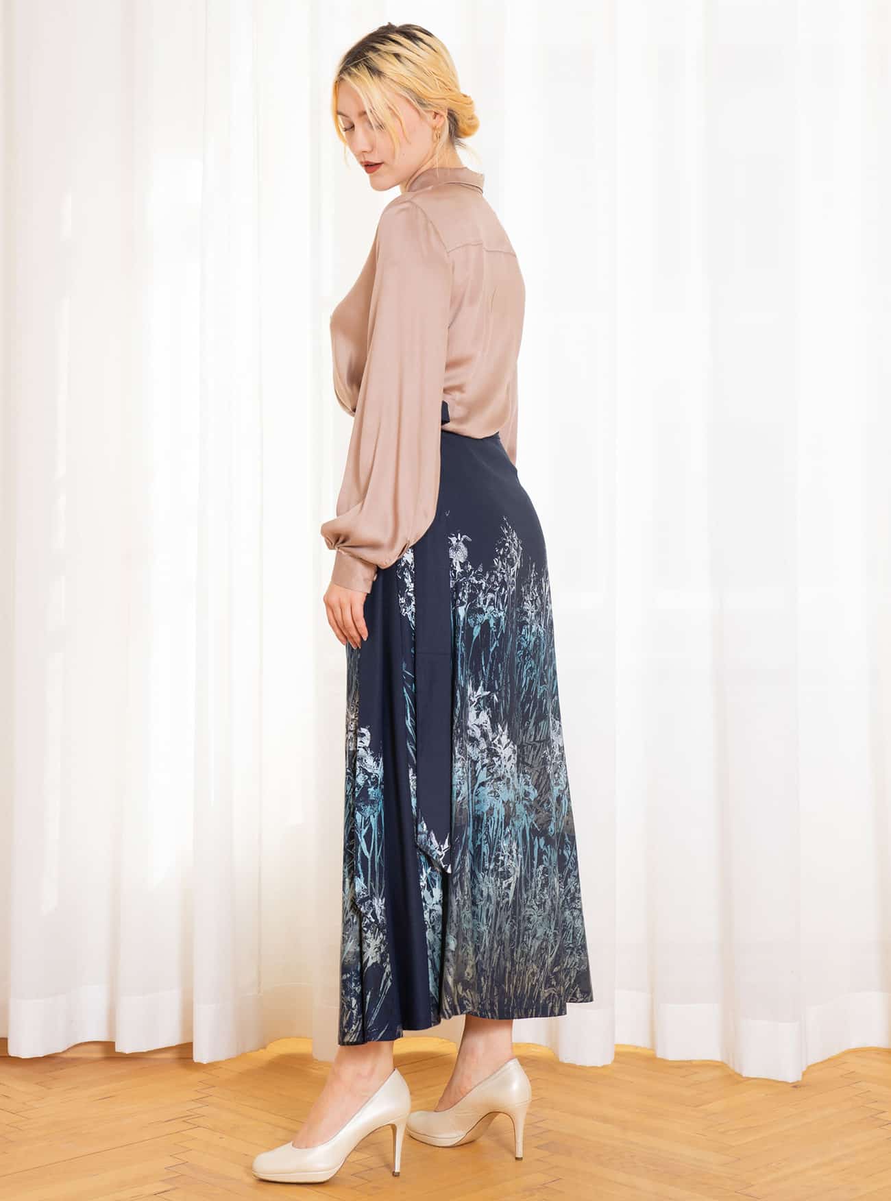 Bodenlanger Wickelrock Mystic Iris in Navy – Bild 3