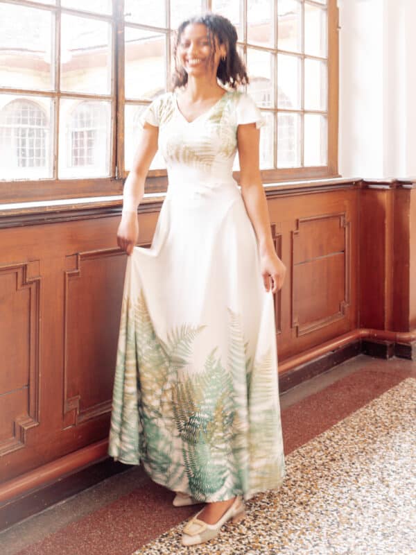 Farnzauber-Festkleid aus Tencel - handbedruckt und in Österreich hergestellt