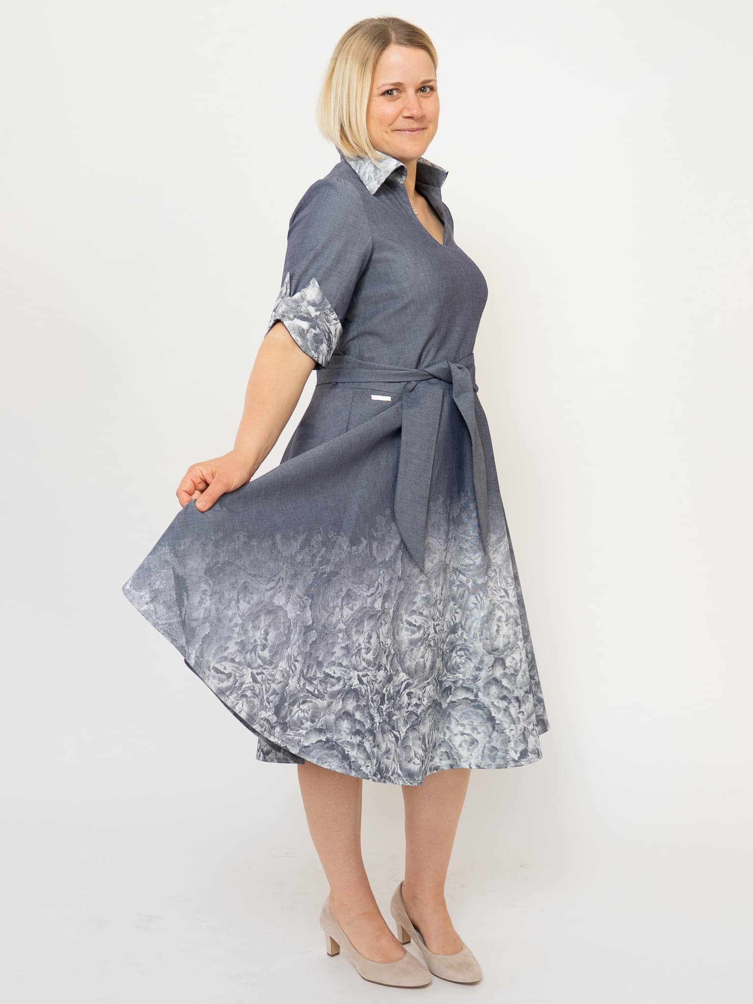 Jeanskleid Rosengeheimnis – Bild 7