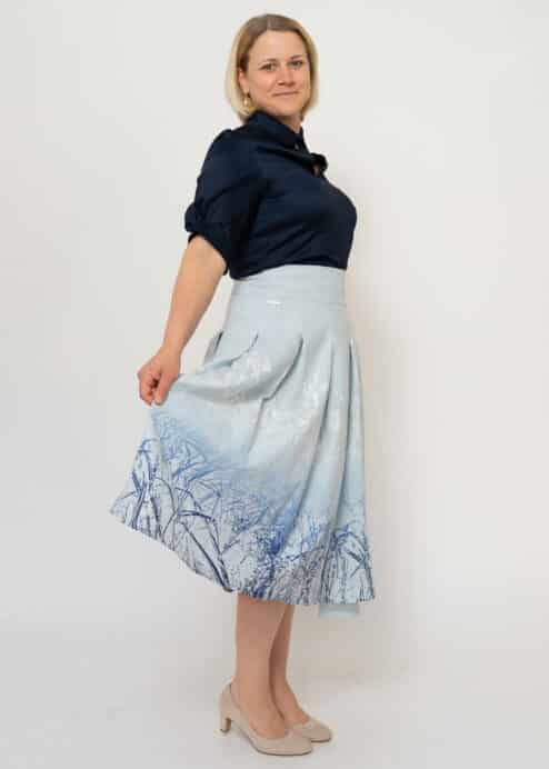 Bioleinen-Kellerfaltenrock mit Tagliliendruck von Peaces Biomode