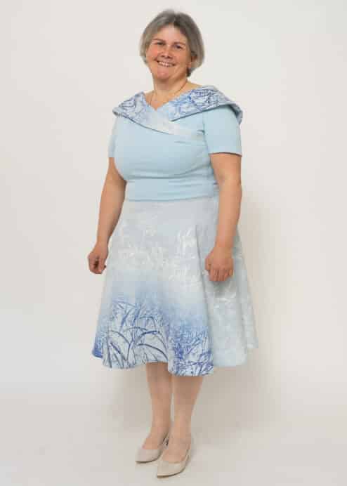 Bio Leinenkleid mit Portraitkragen und Liliendruck von Susanne Huber