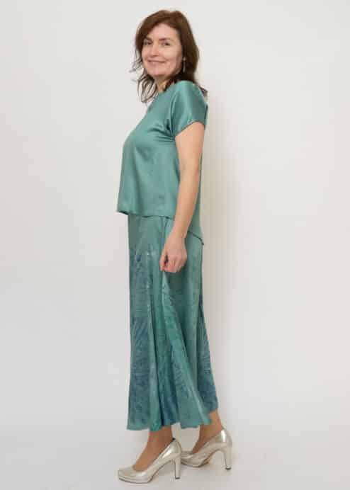 Edler_langer_Rock_mit_Pfauenmotiv_von_Peaces_Biomode.