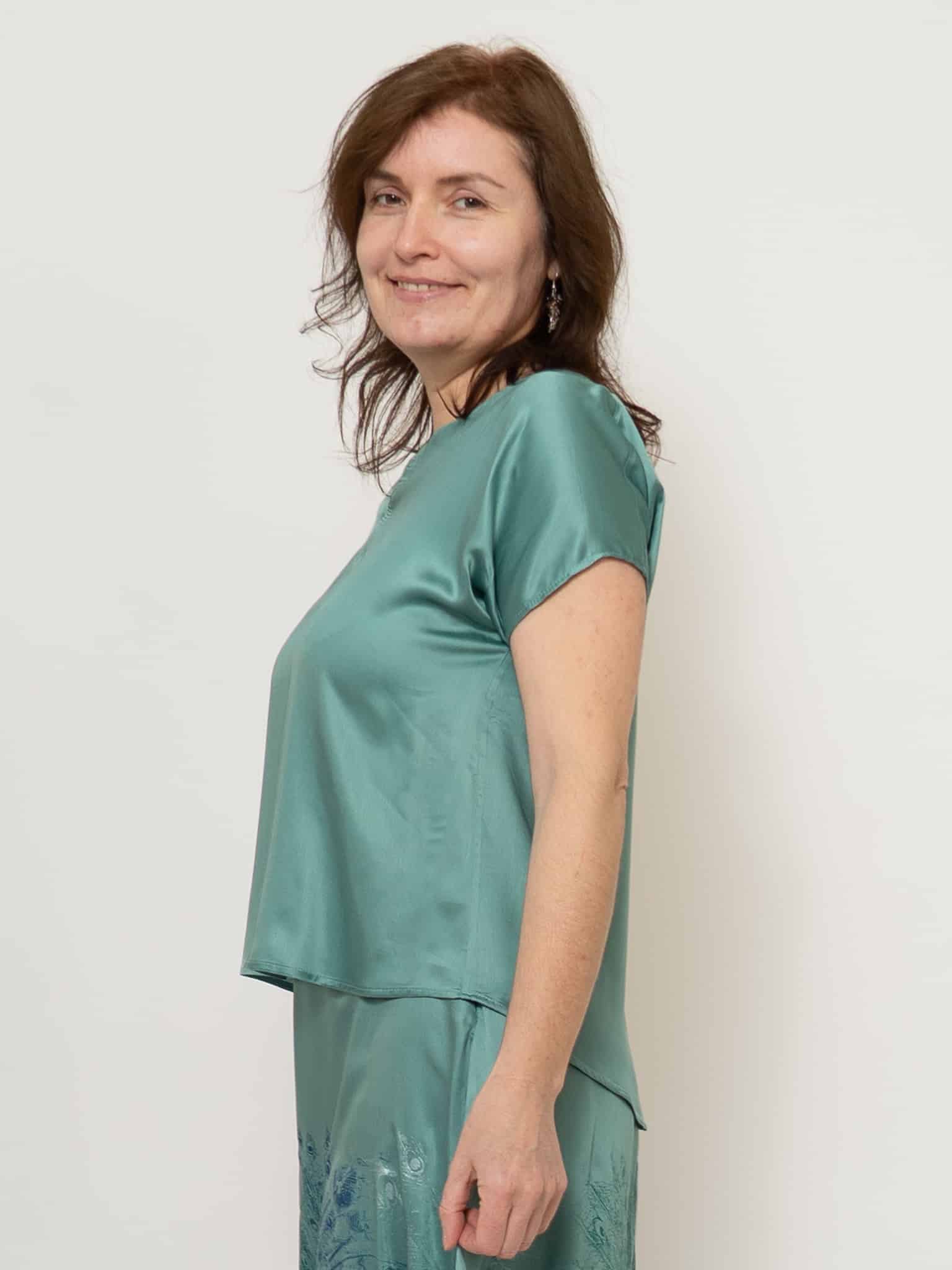 Satinshirt in Salbei – Bild 4