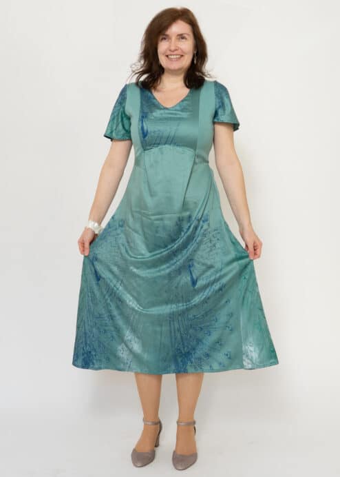 Edles Sommer-Abendkleid aus Satin in Salbei - mit Liebe gefertigt in der Steiermark