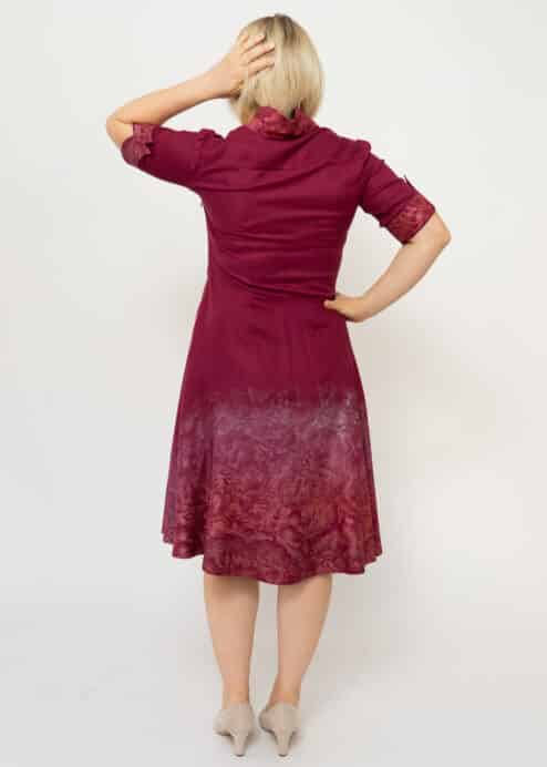 Alternative view of Freudetanzkleid Rosengeheimnis in Bordeaux