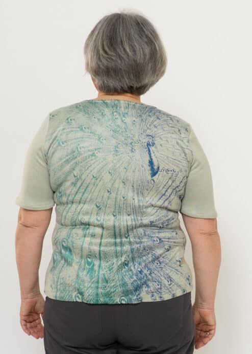 Alternative view of Edelpulli Pfauenzauber auf Lindgrün