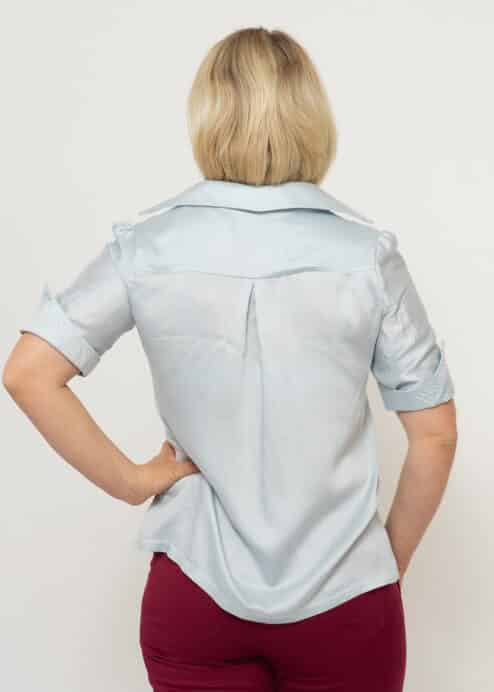 Seidenbluse aus Holz iln Hellblau von Peaces Bio Made in Austria