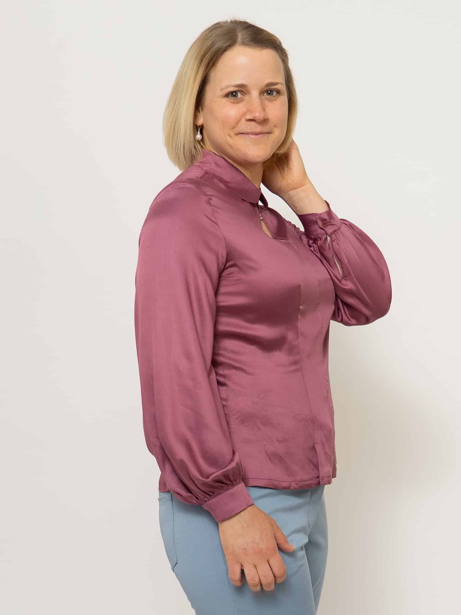Romantikbluse aus Ecovero Rayon Satin – Bild 9